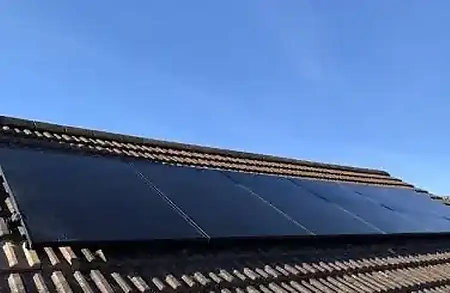 Chantier photovoltaïque Versailles (78) — 6 kWc sur Tuiles plates